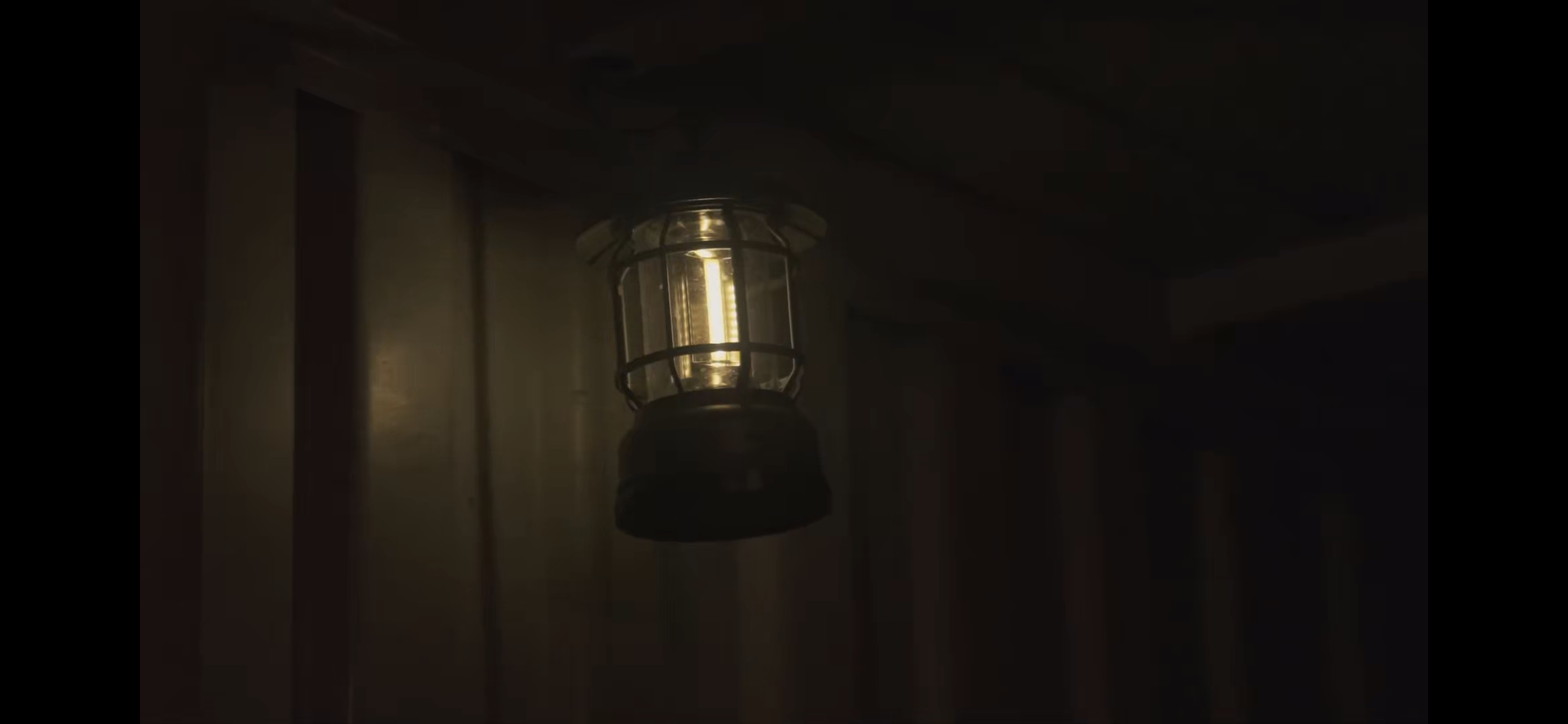 夜灯：旅程中的细节 / A night light: a detail from the journey