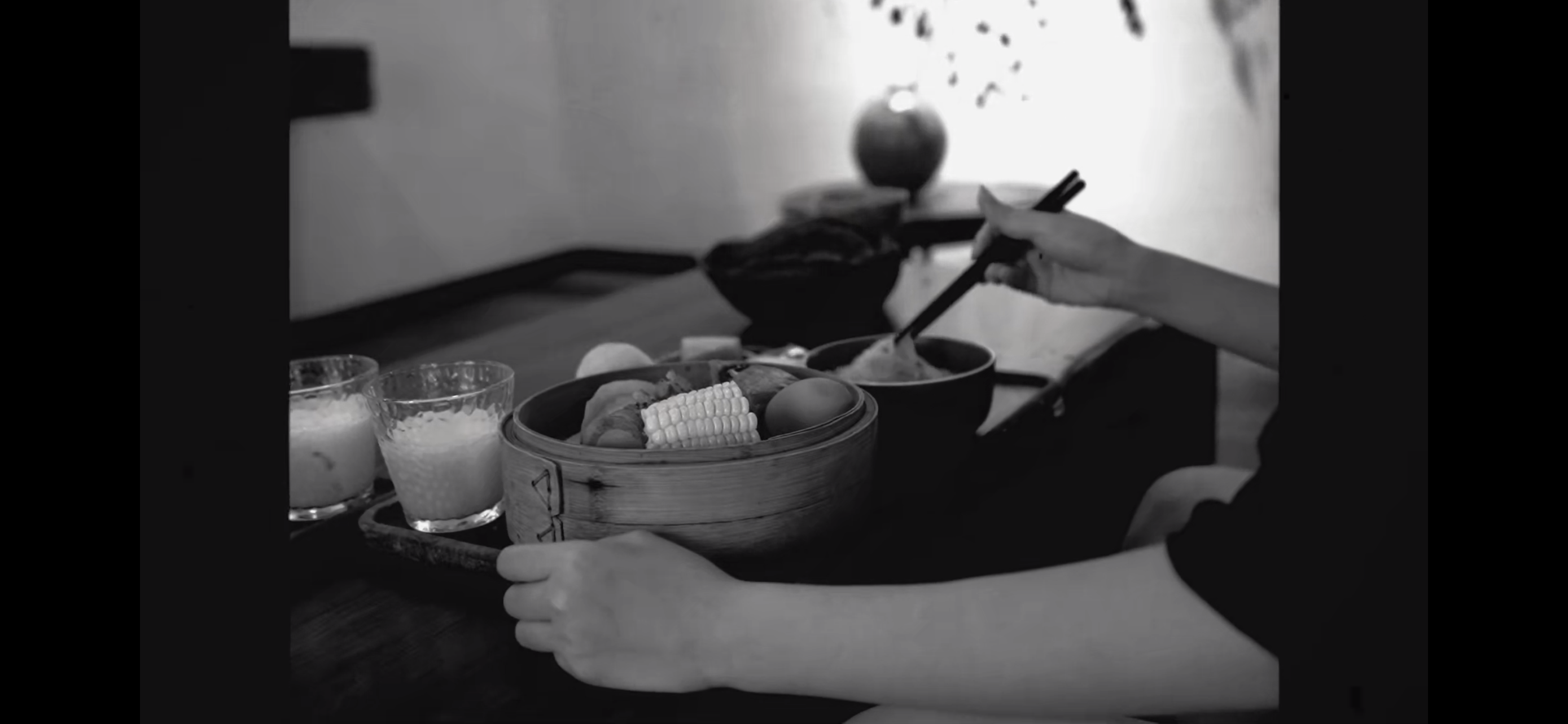 器物进入日常生活 / Objects within everyday life